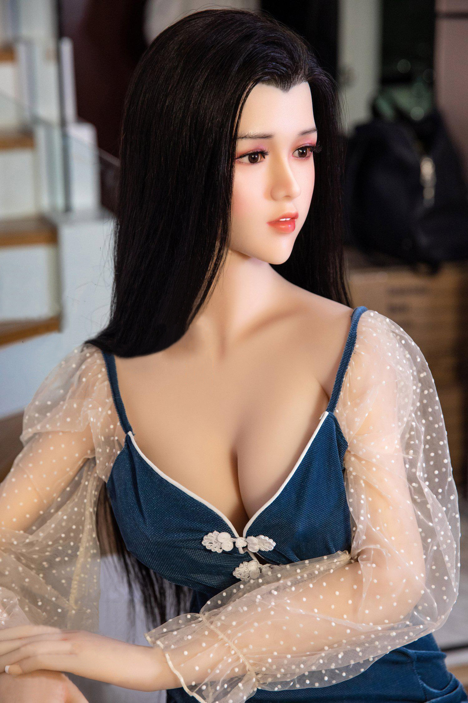 Li-Wei-Chinese-Heiress-Sex-Doll-4